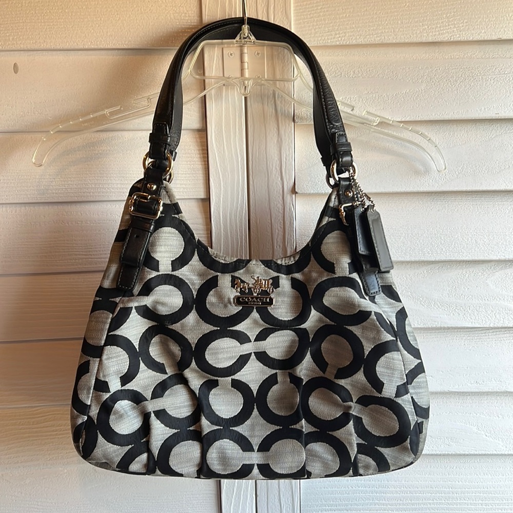 Coach bag in used but still beautiful condition. Wear is not noticeable